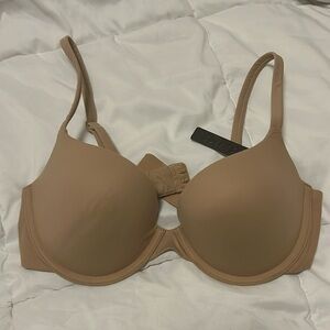 Skims Nude Bra NWT 34B